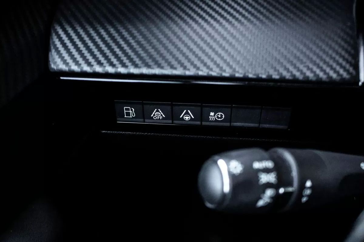 peugeot-508-sw-2022-hibrido-1598cc