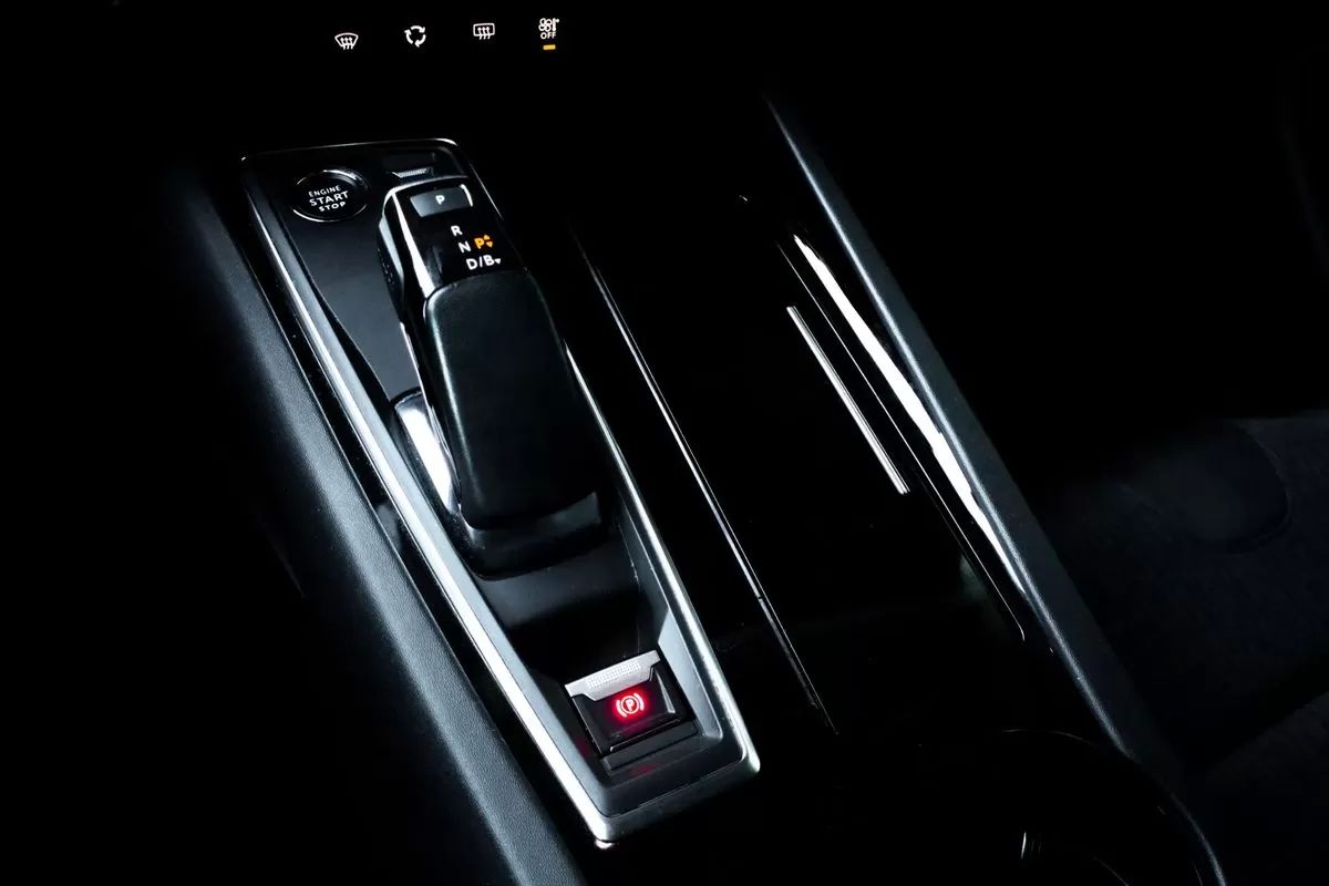 peugeot-508-sw-2022-hibrido-1598cc