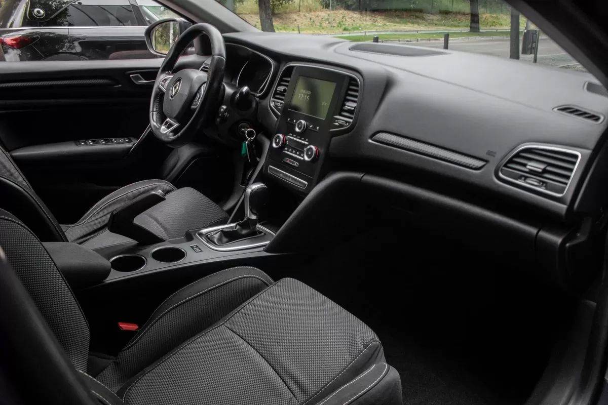 renault-megane-sport-tourer-2018-diesel-1461cc