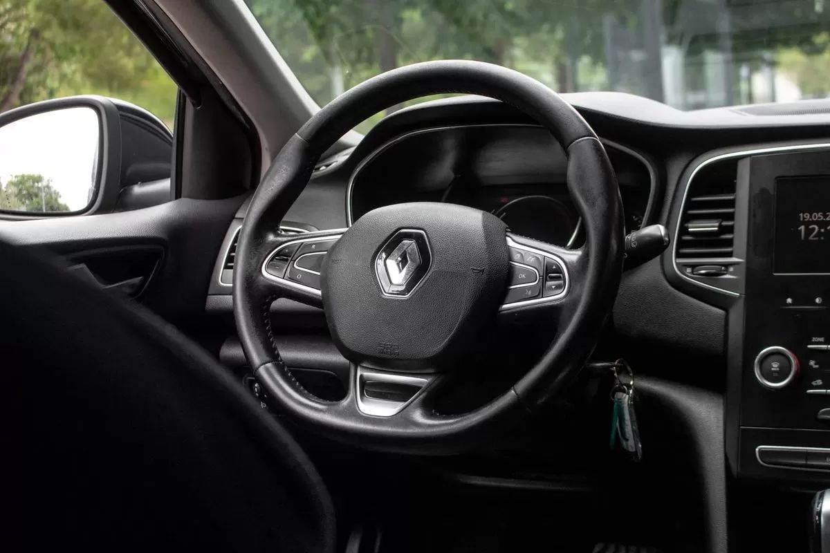 renault-megane-sport-tourer-2018-diesel-1461cc