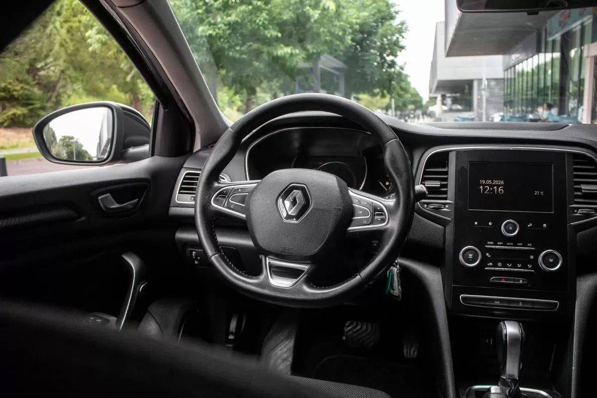 renault-megane-sport-tourer-2018-diesel-1461cc