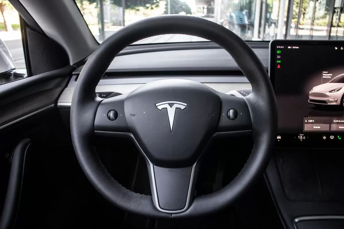 tesla-model-y-2023-eletrico-0cc
