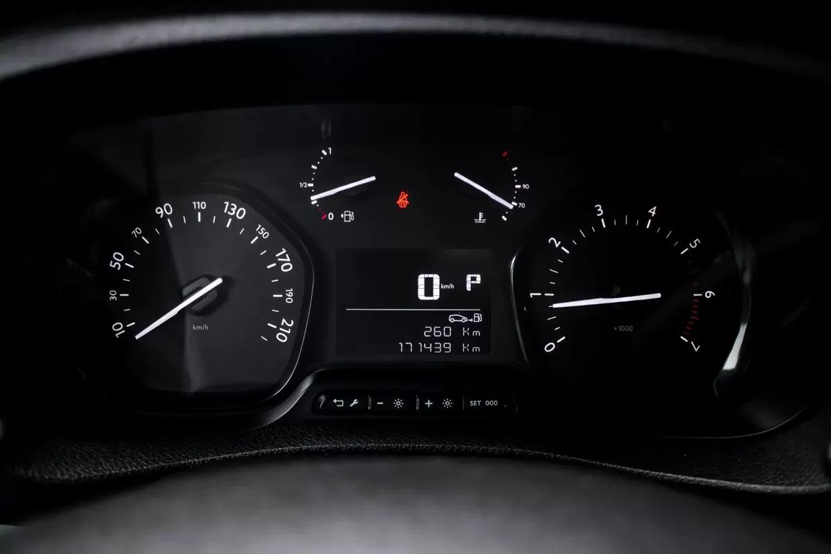 citroen-jumpy-2019-diesel-1997cc