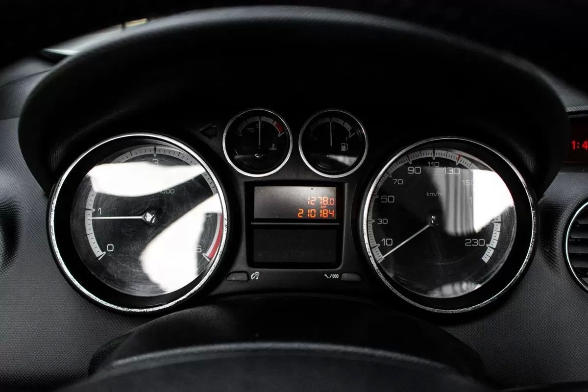 peugeot-308-cc-2010-diesel-1560cc
