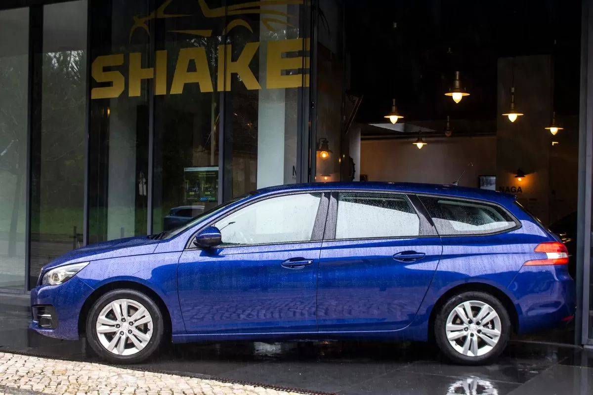 peugeot-308-sw-2019-diesel-1499cc