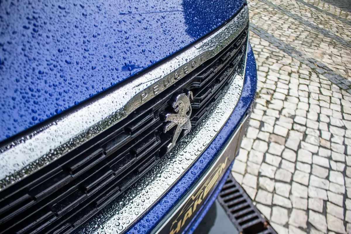 peugeot-308-sw-2019-diesel-1499cc