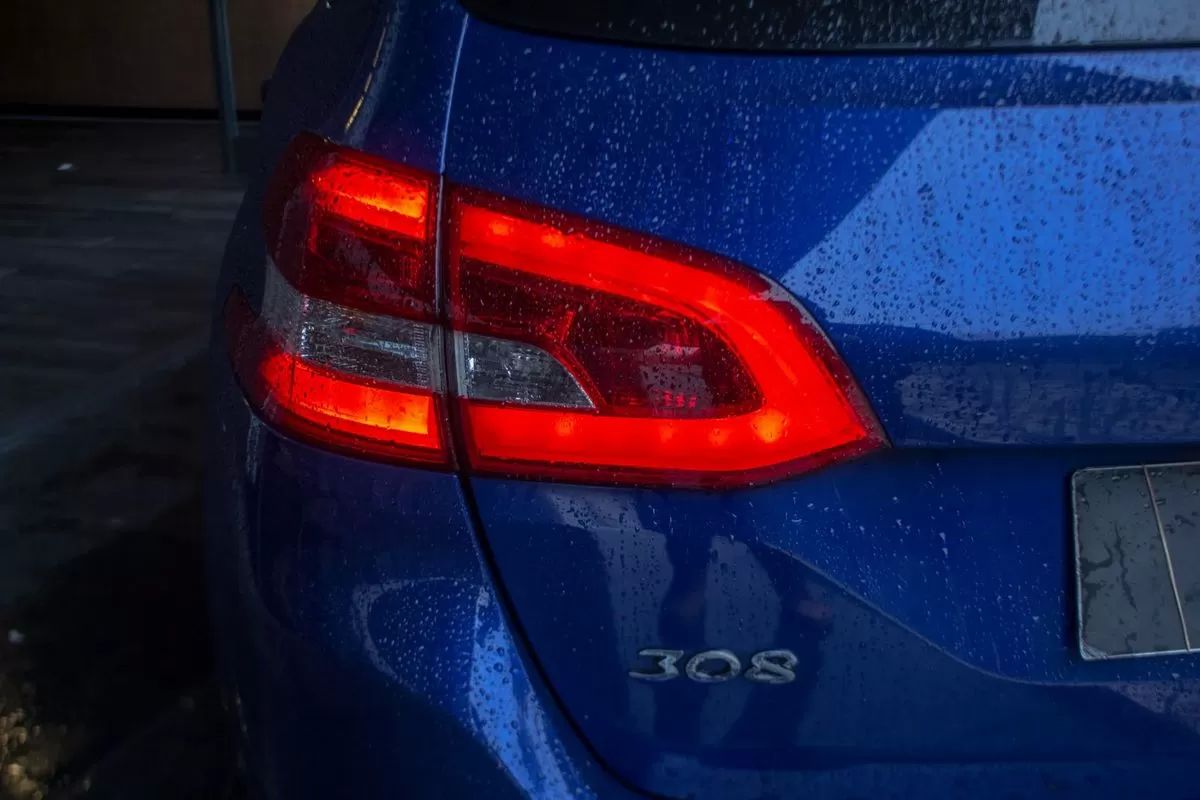 peugeot-308-sw-2019-diesel-1499cc