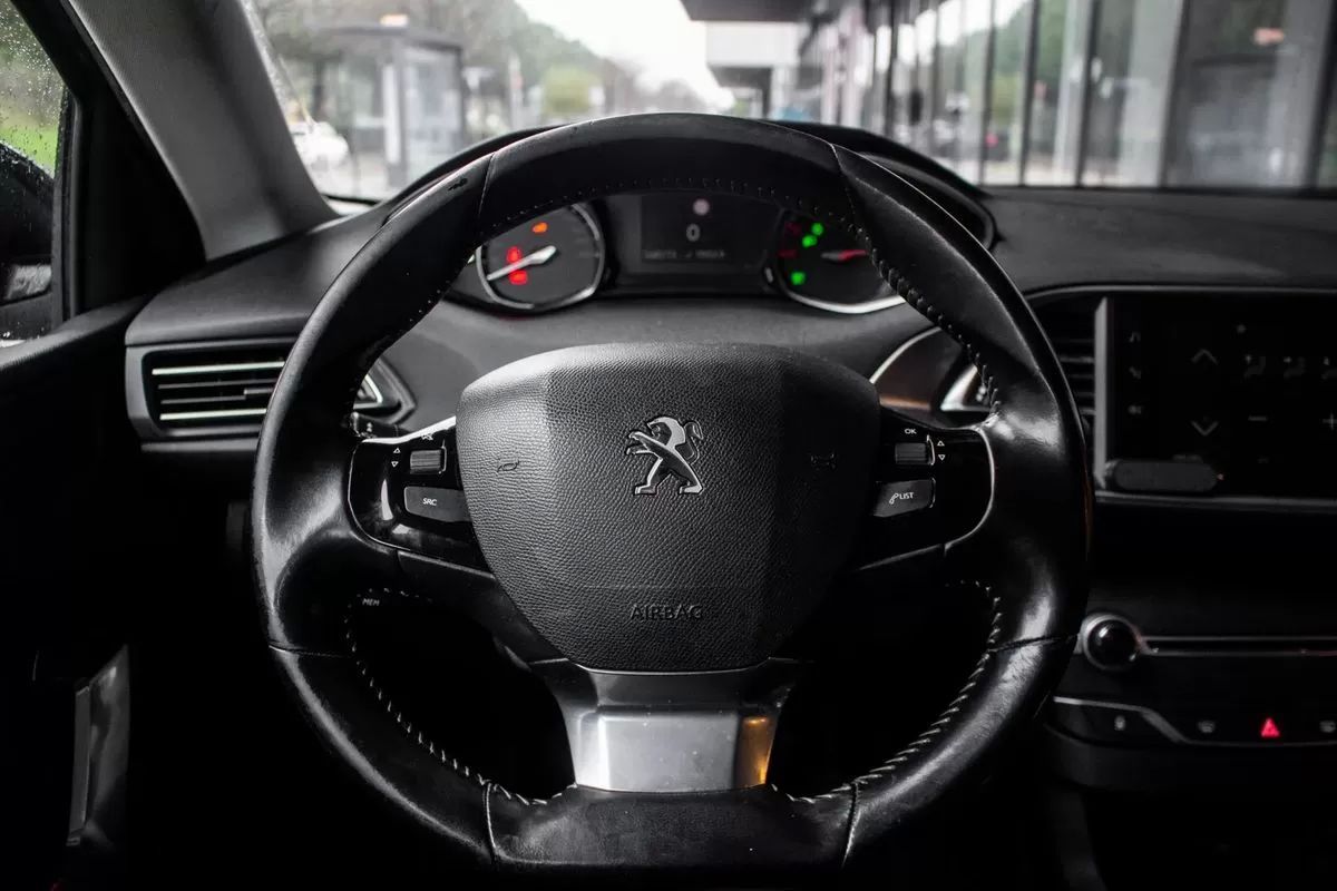 peugeot-308-sw-2019-diesel-1499cc
