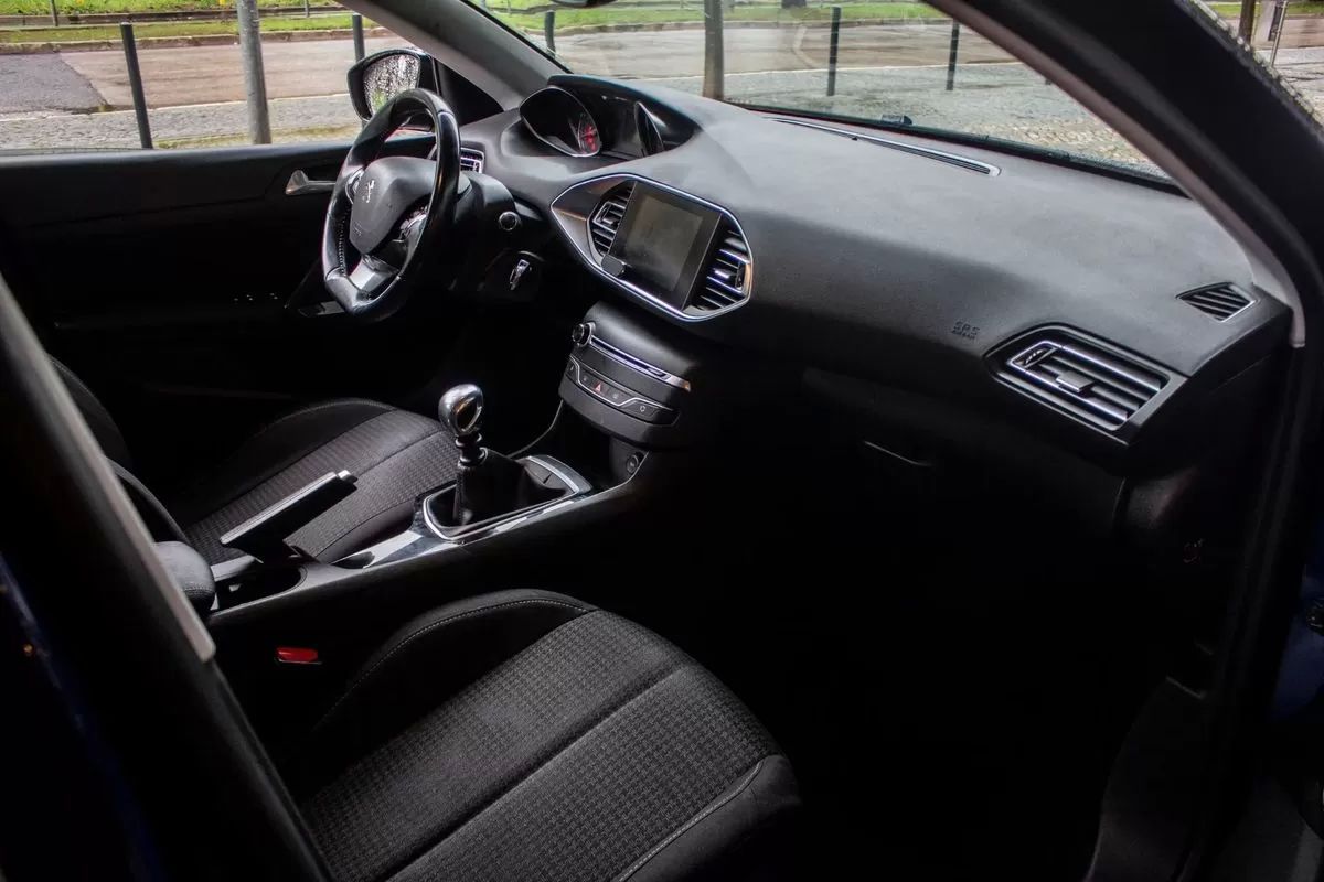 peugeot-308-sw-2019-diesel-1499cc