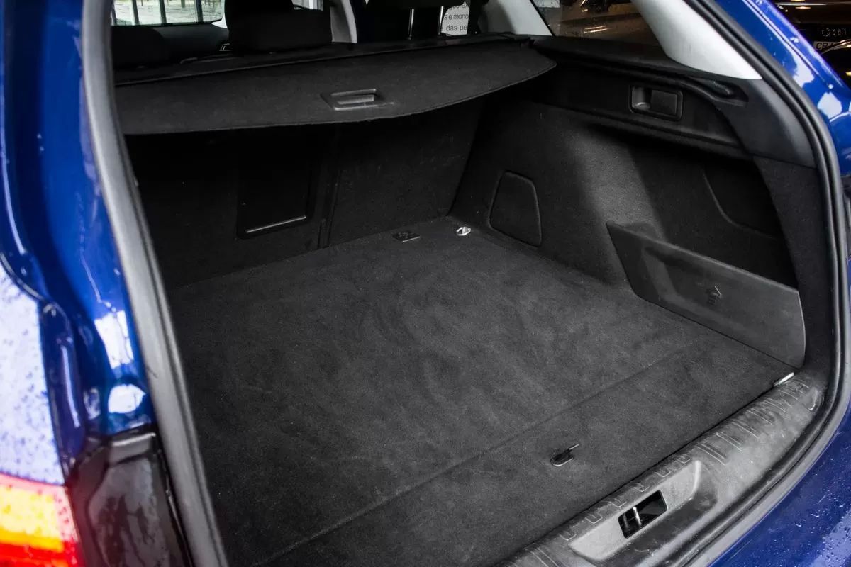 peugeot-308-sw-2019-diesel-1499cc
