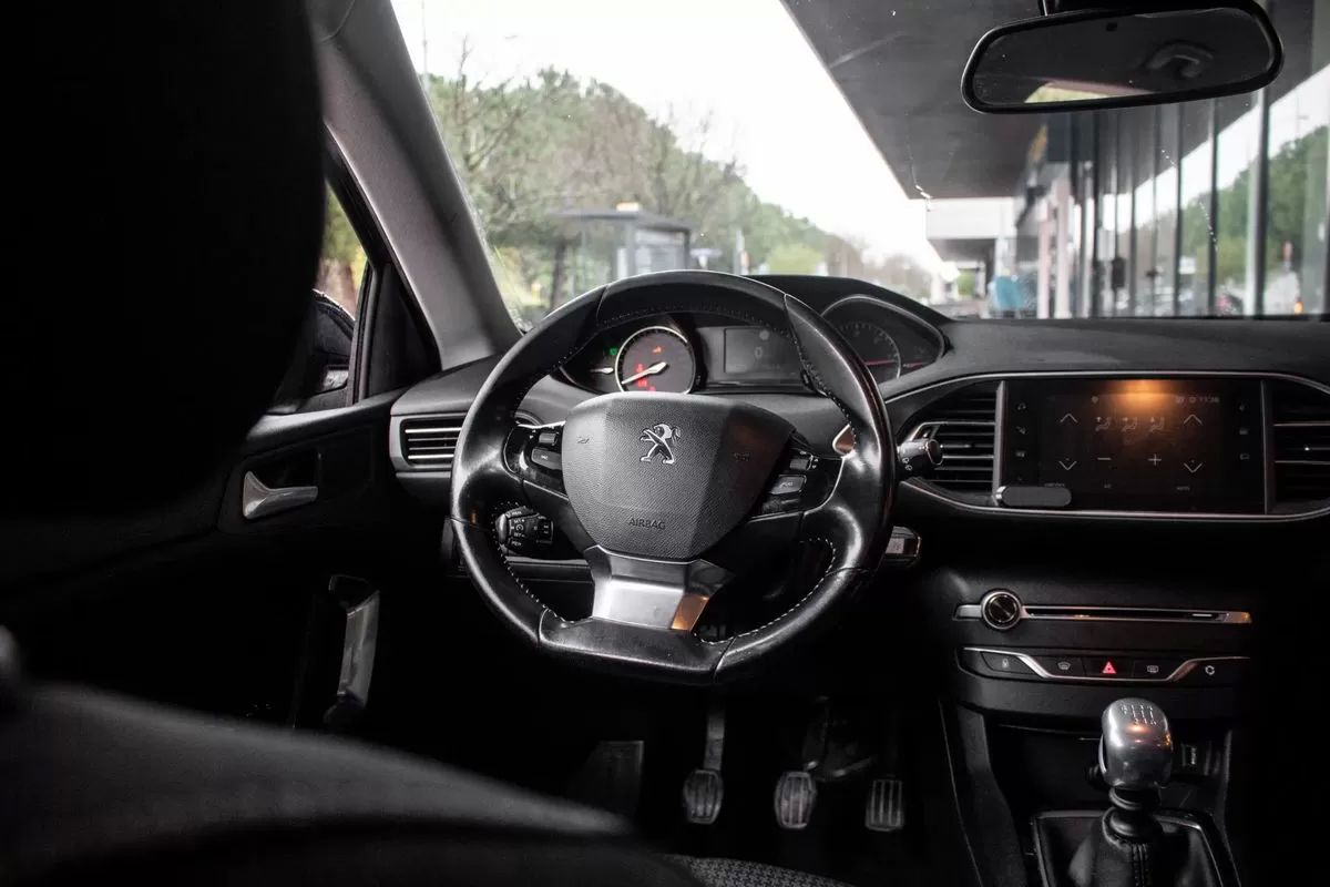 peugeot-308-sw-2019-diesel-1499cc