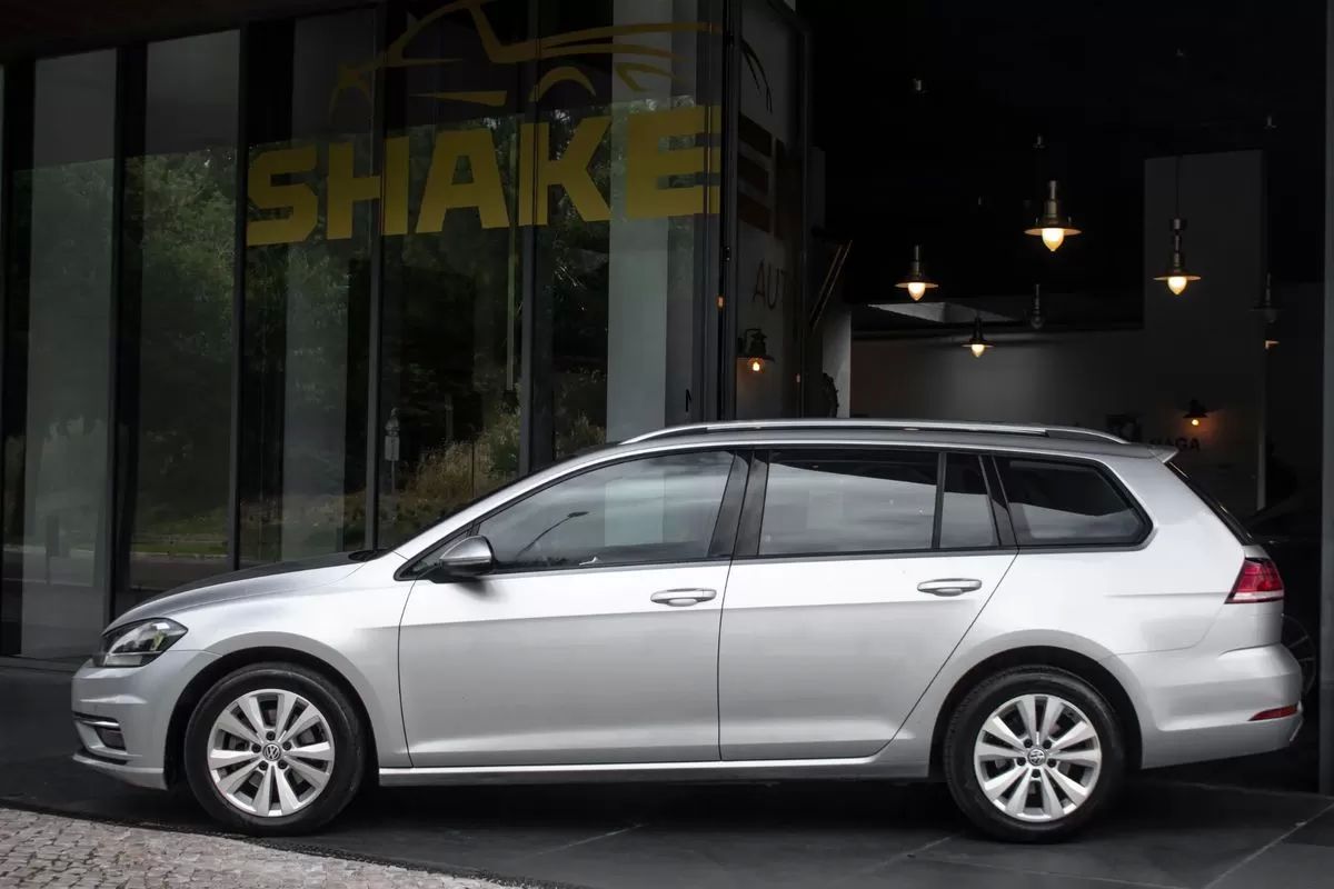 volkswagen-golf-variant-2018-diesel-1598cc