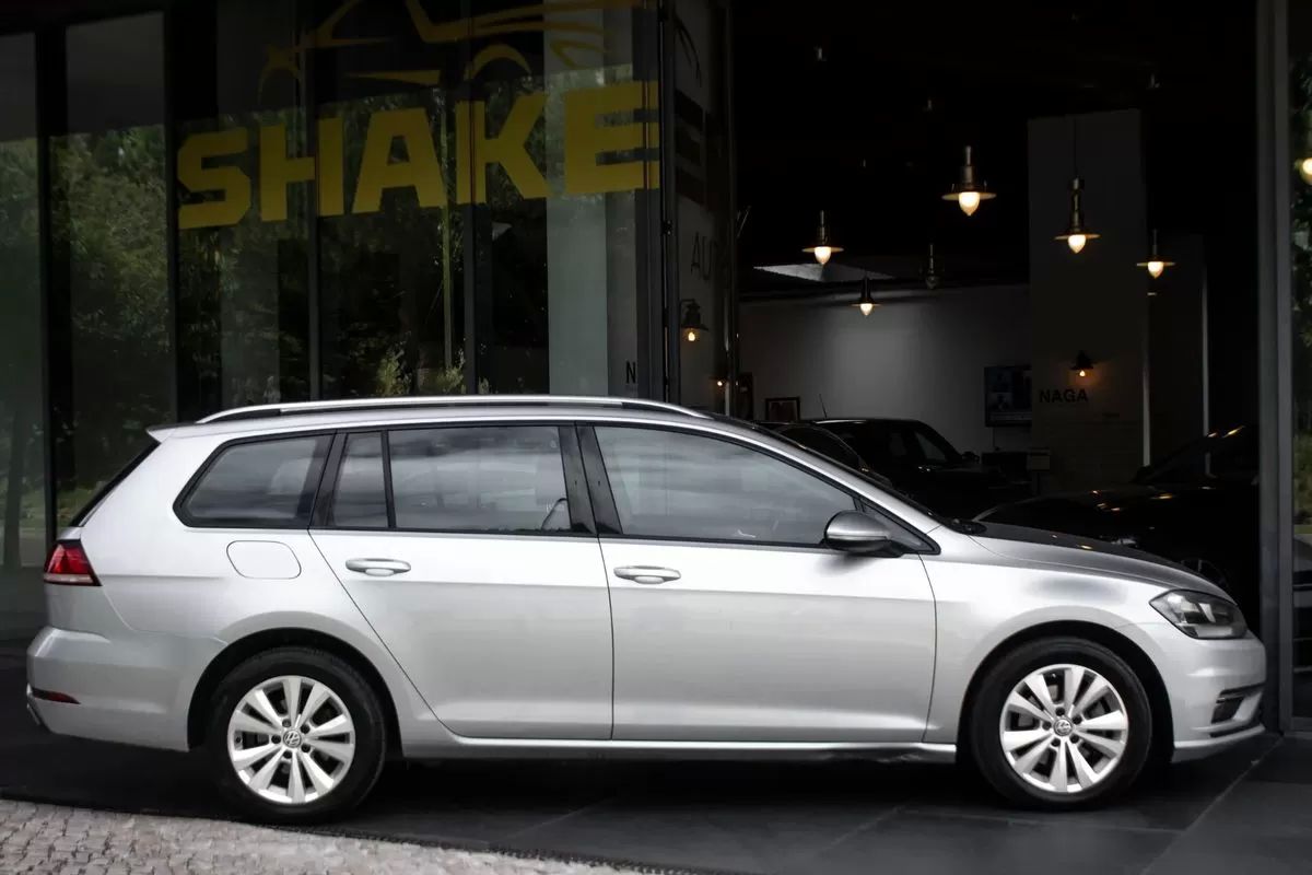 volkswagen-golf-variant-2018-diesel-1598cc