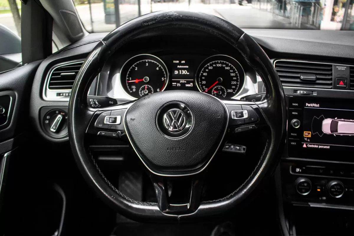 volkswagen-golf-variant-2018-diesel-1598cc