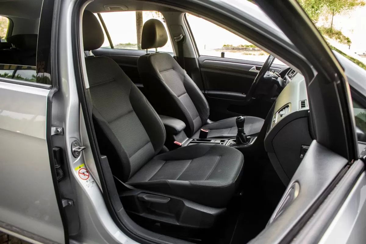volkswagen-golf-variant-2018-diesel-1598cc