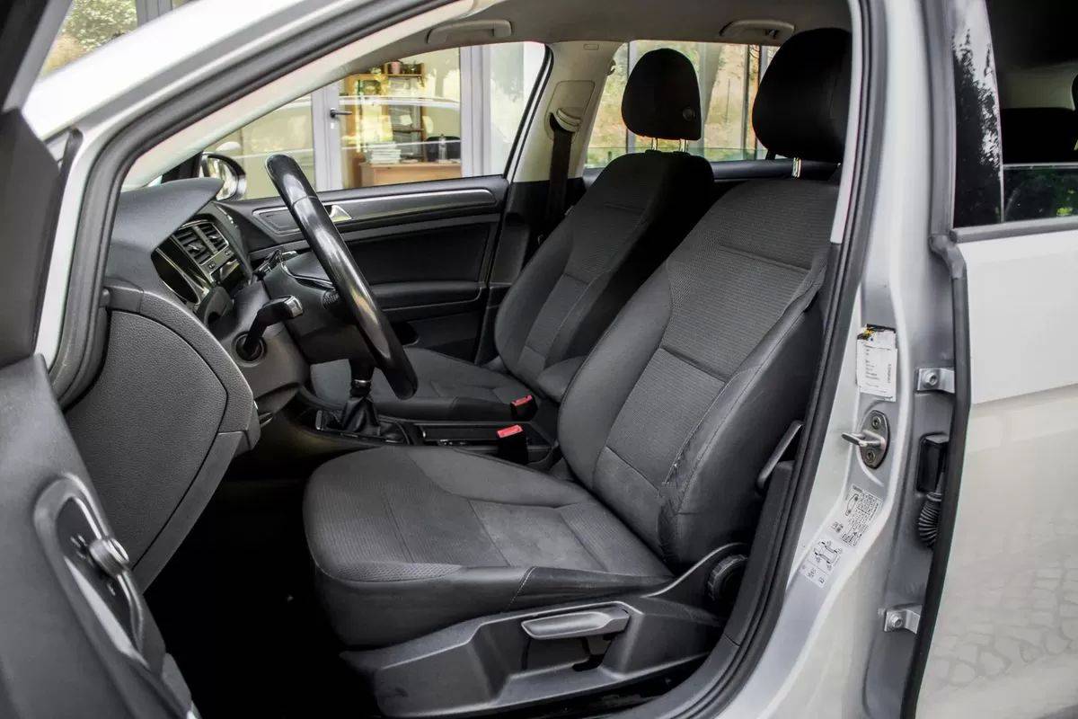 volkswagen-golf-variant-2018-diesel-1598cc