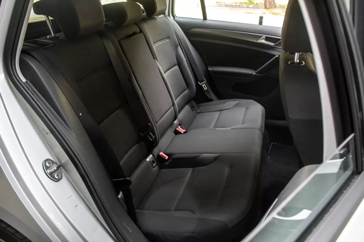 volkswagen-golf-variant-2018-diesel-1598cc