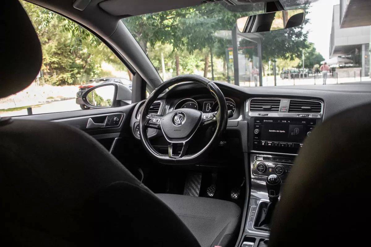 volkswagen-golf-variant-2018-diesel-1598cc