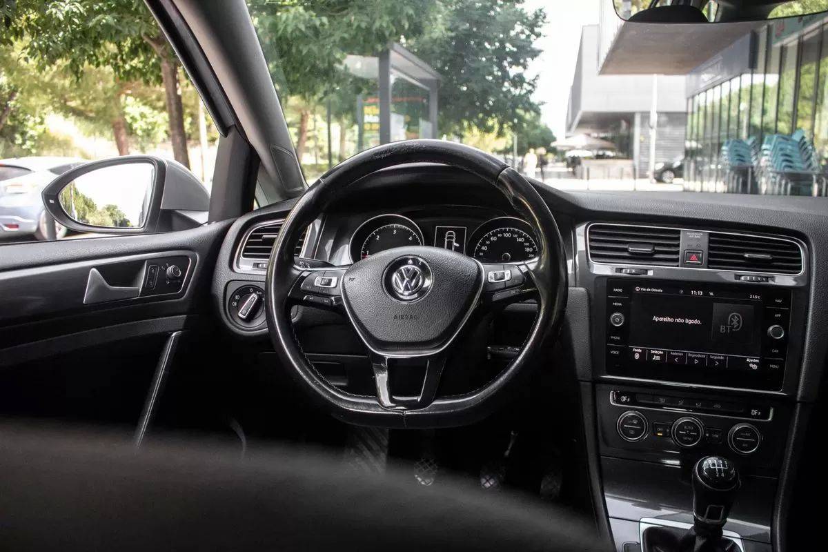 volkswagen-golf-variant-2018-diesel-1598cc