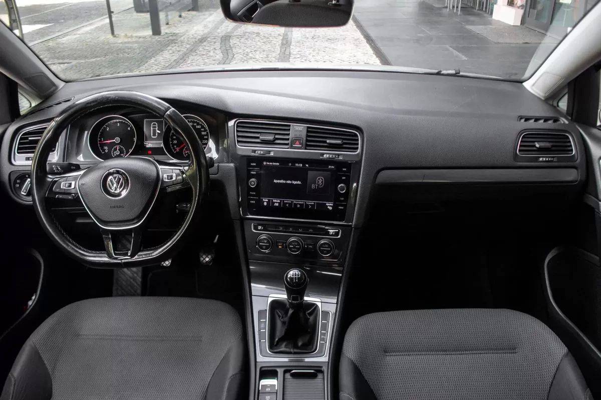 volkswagen-golf-variant-2018-diesel-1598cc