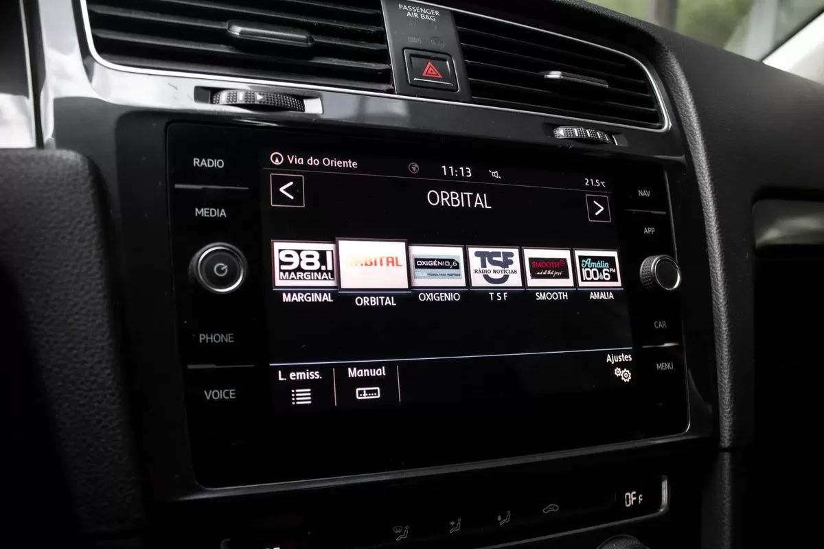 volkswagen-golf-variant-2018-diesel-1598cc