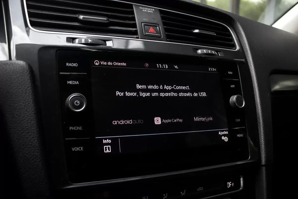 volkswagen-golf-variant-2018-diesel-1598cc