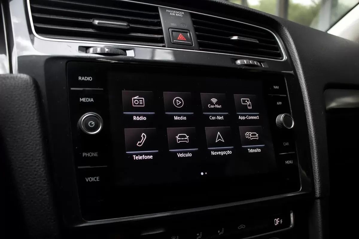 volkswagen-golf-variant-2018-diesel-1598cc