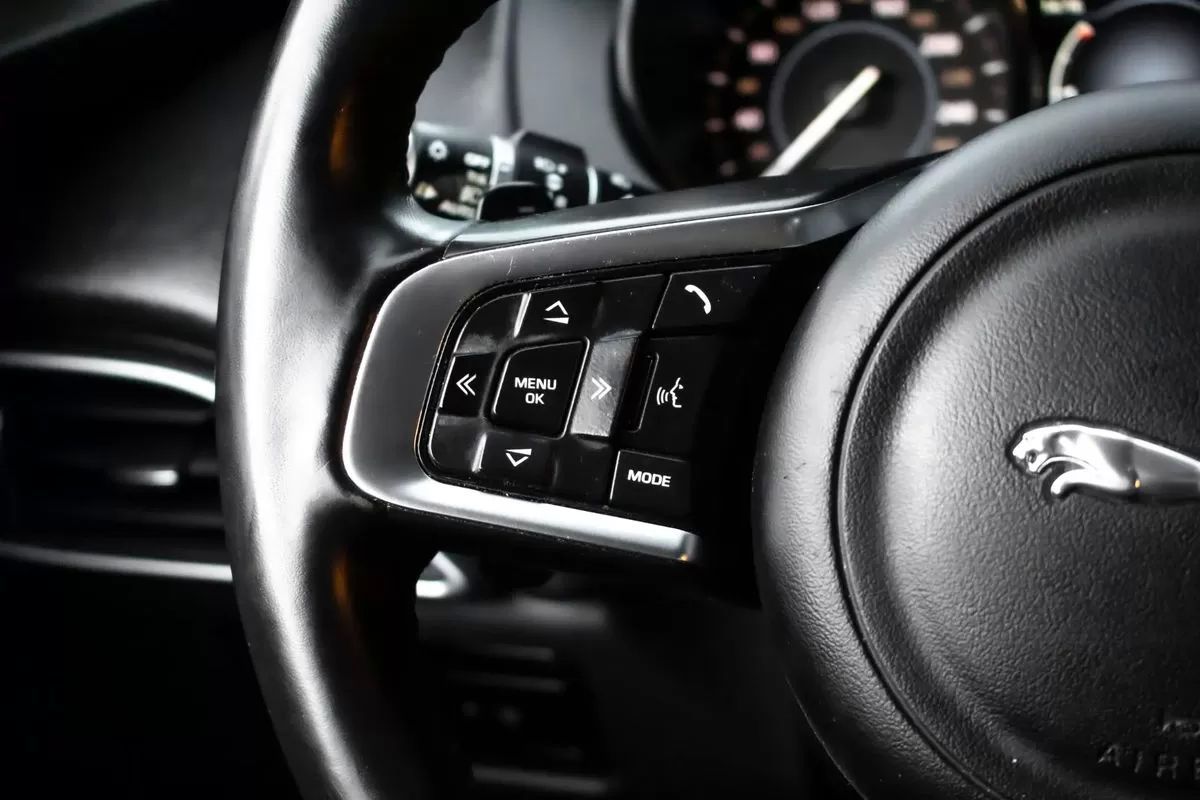 jaguar-f-pace-2018-diesel-1999cc