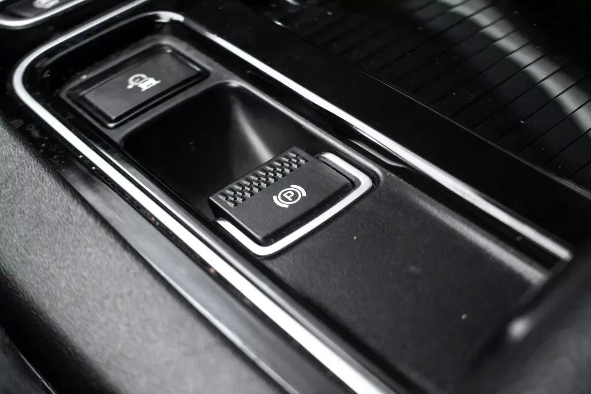 jaguar-f-pace-2018-diesel-1999cc