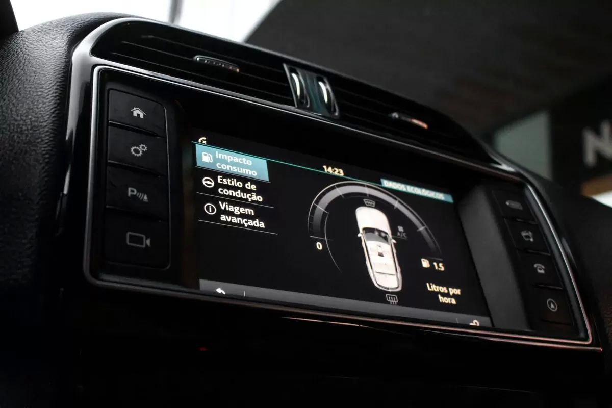 jaguar-f-pace-2018-diesel-1999cc