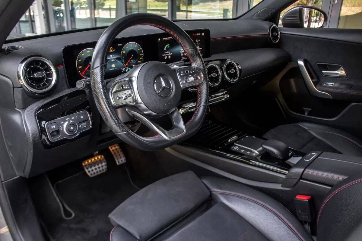 mercedes-benz-classe-a-2021-hibrido-1332cc
