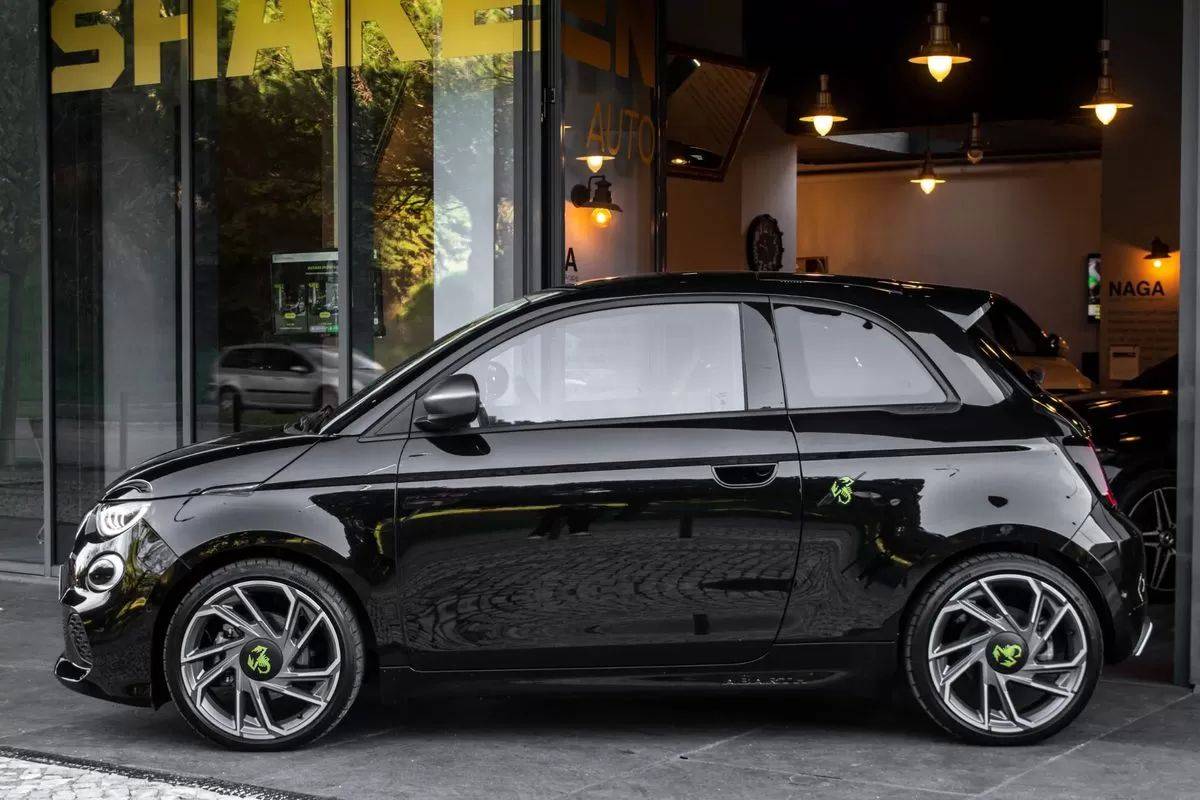 abarth-500-2024-eletrico-0cc