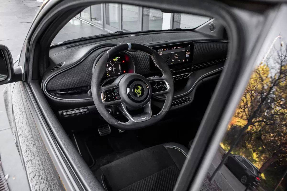 abarth-500-2024-eletrico-0cc