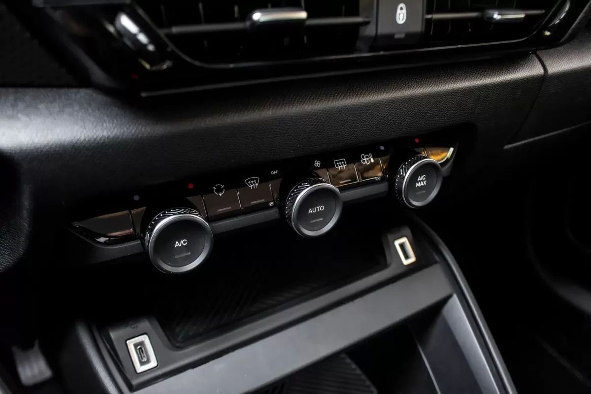 citroen-e-c4-2022-eletrico-0cc