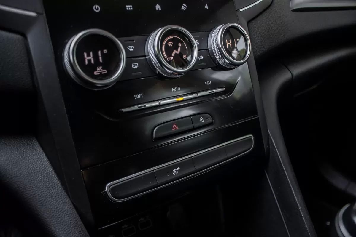 renault-megane-2023-diesel-1461cc