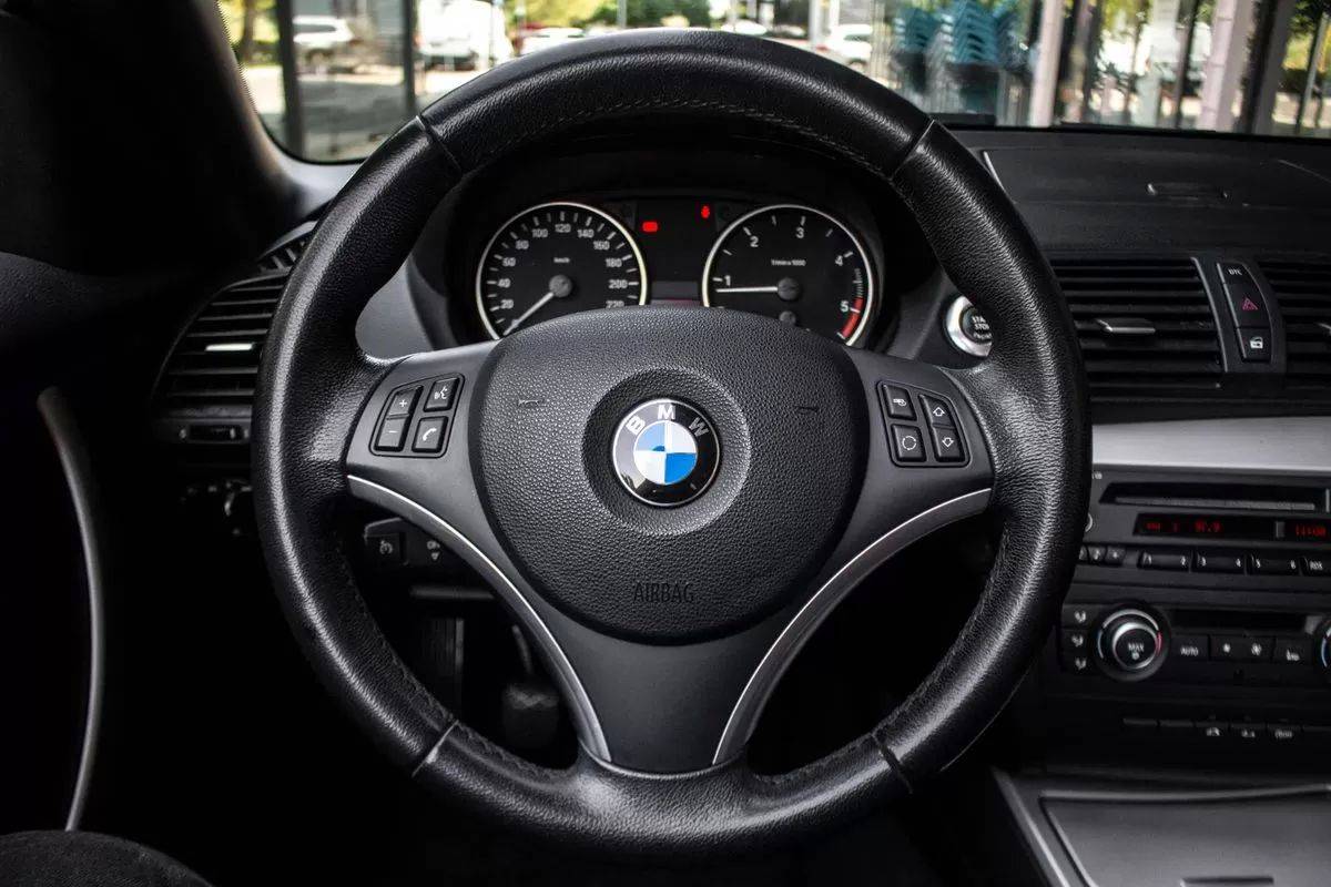 bmw-serie-1-2011-diesel-1995cc