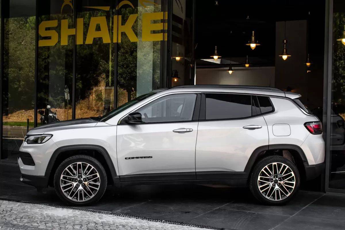 jeep-compass-2023-hibrido-1332cc