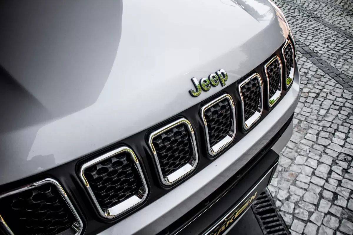 jeep-compass-2023-hibrido-1332cc