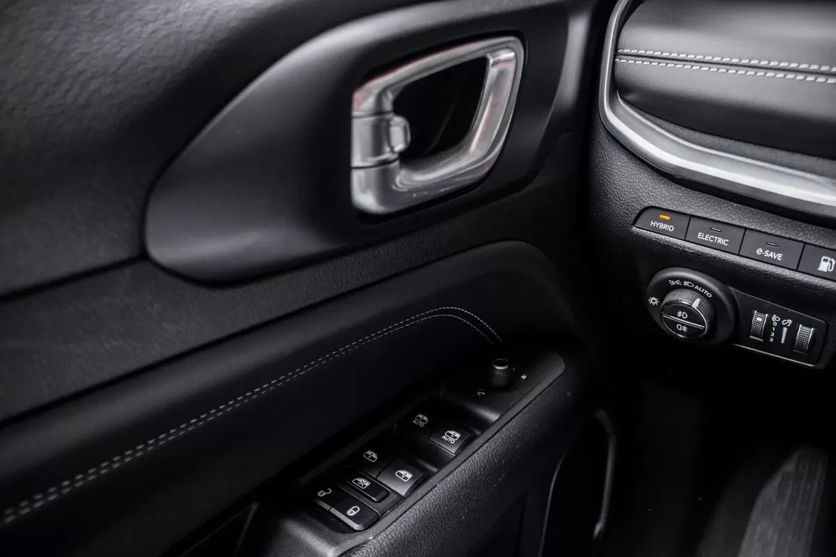 jeep-compass-2023-hibrido-1332cc
