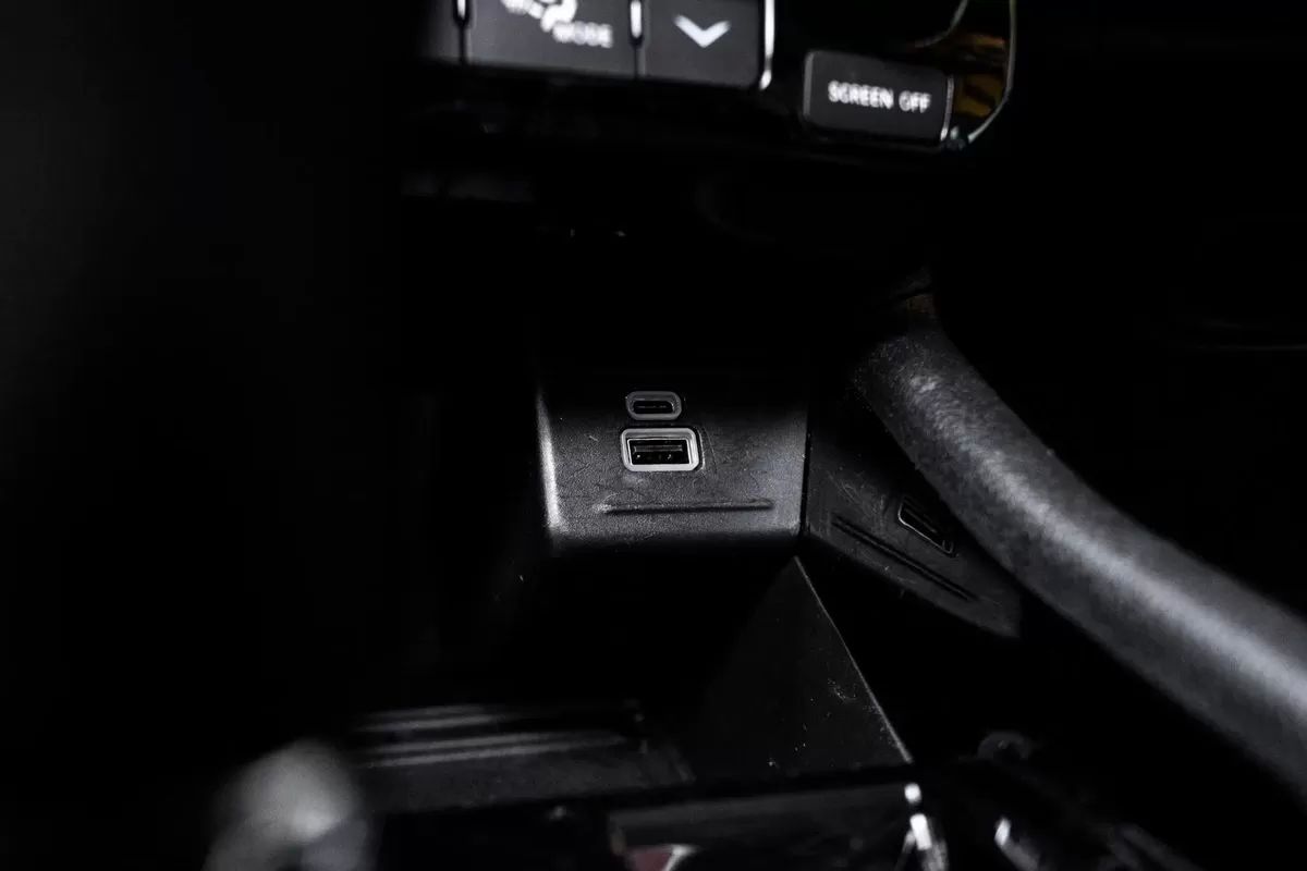 jeep-compass-2023-hibrido-1332cc