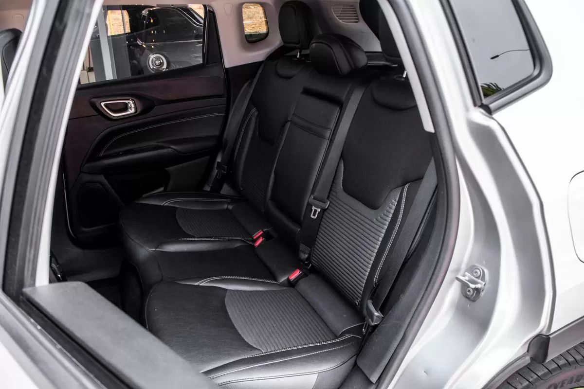 jeep-compass-2023-hibrido-1332cc