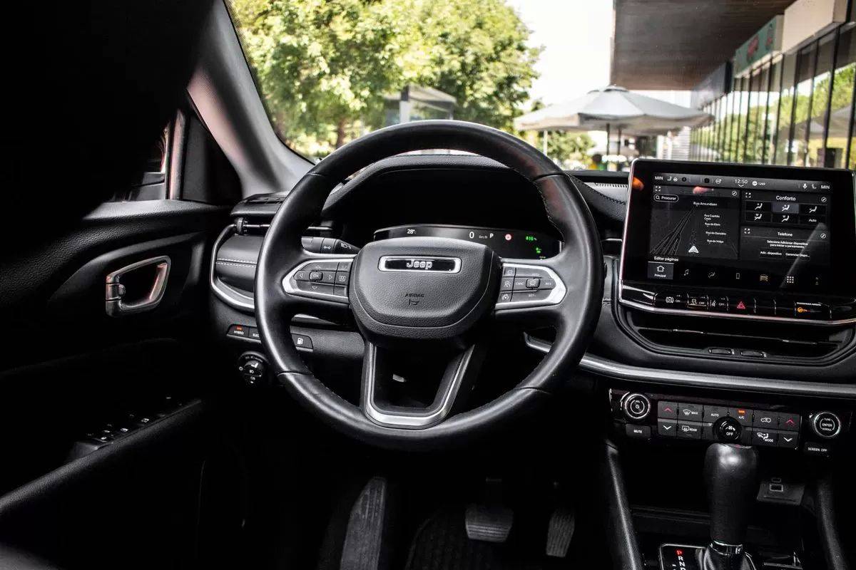 jeep-compass-2023-hibrido-1332cc