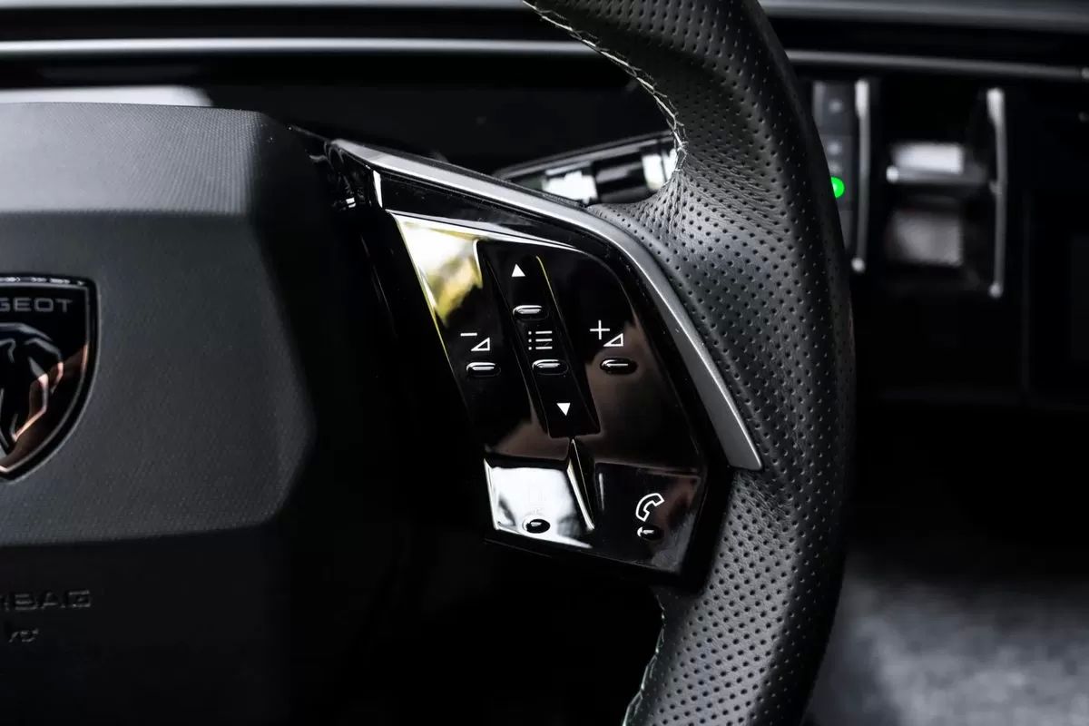 peugeot-5008-2025-gasolina-1199cc