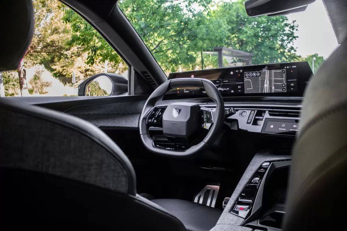 peugeot-5008-2025-gasolina-1199cc