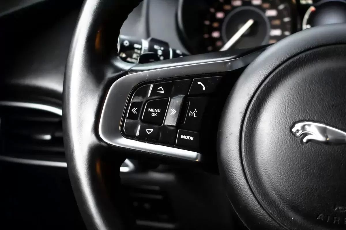 jaguar-f-pace-2018-diesel-1999cc
