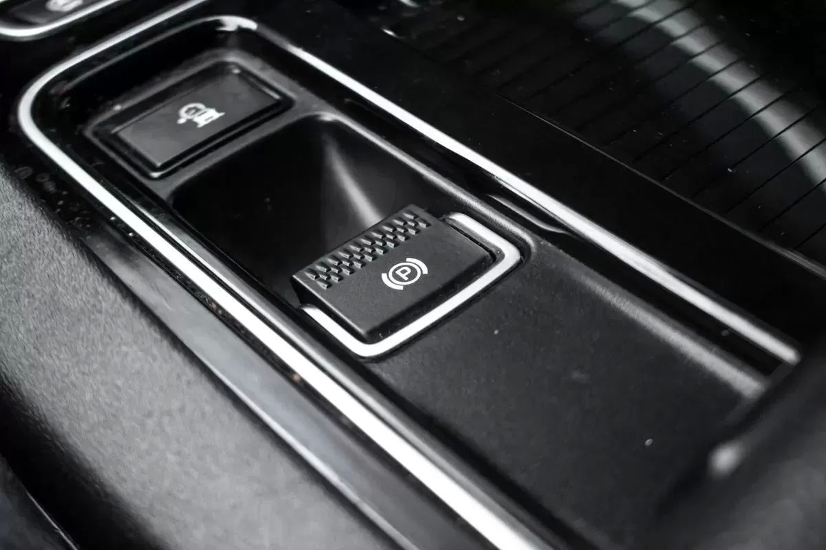 jaguar-f-pace-2018-diesel-1999cc