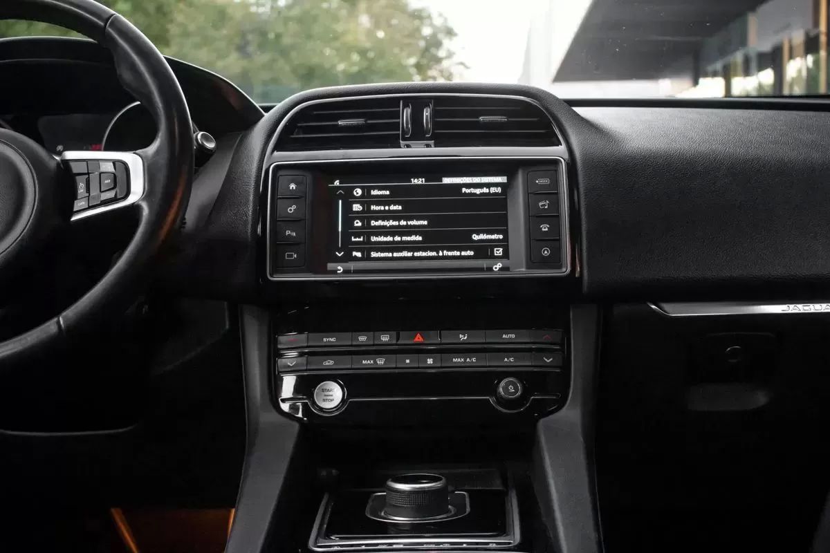jaguar-f-pace-2018-diesel-1999cc