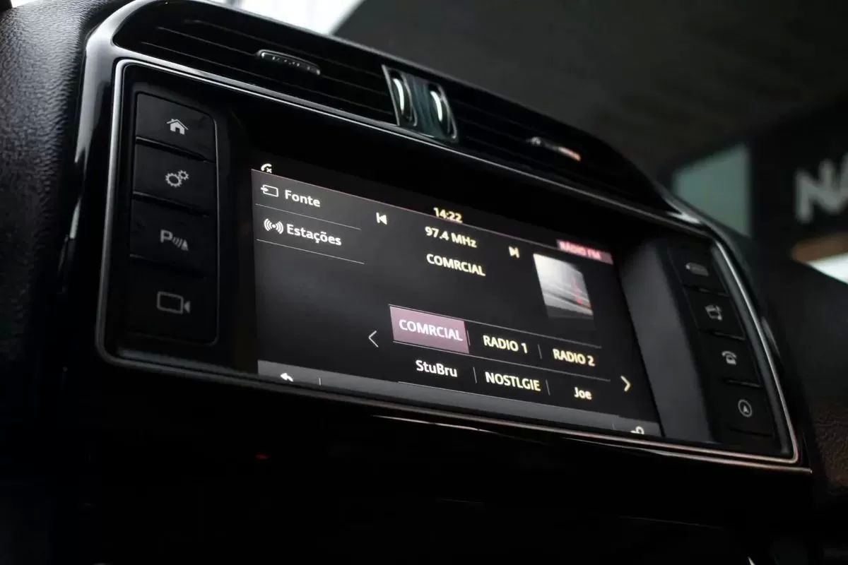 jaguar-f-pace-2018-diesel-1999cc