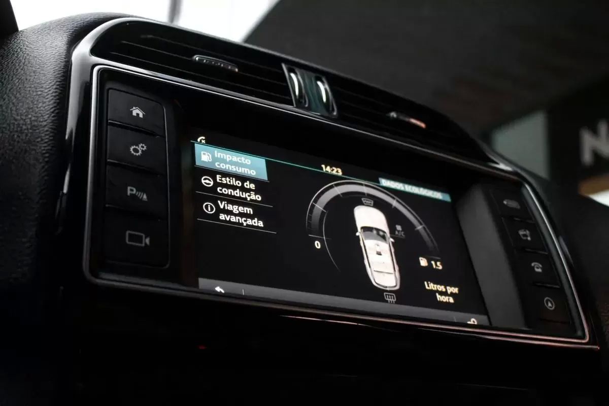 jaguar-f-pace-2018-diesel-1999cc