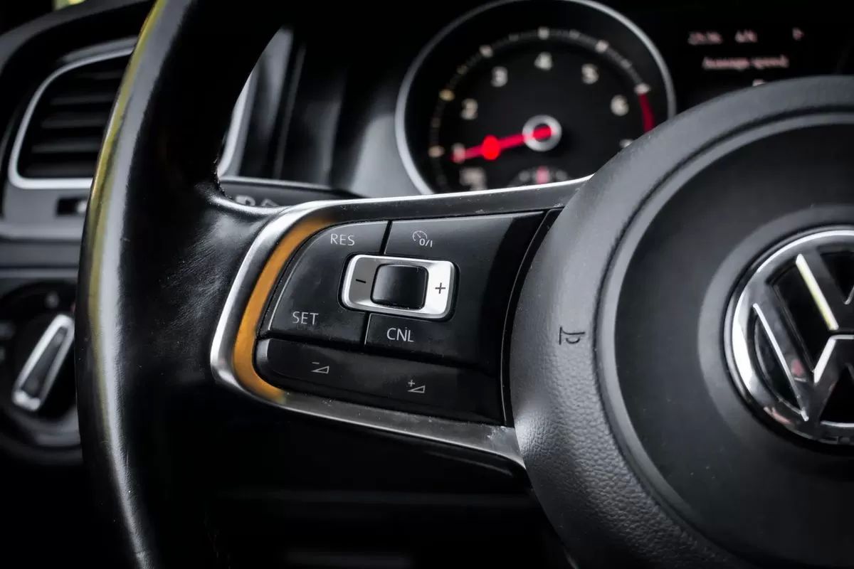 volkswagen-golf-2015-gasolina-1984cc